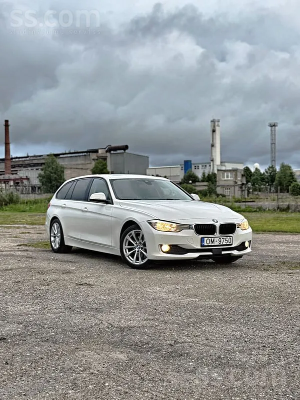 BMW BMW 320d F31 Touring 2.0D Automātiskā pārnesumkārb