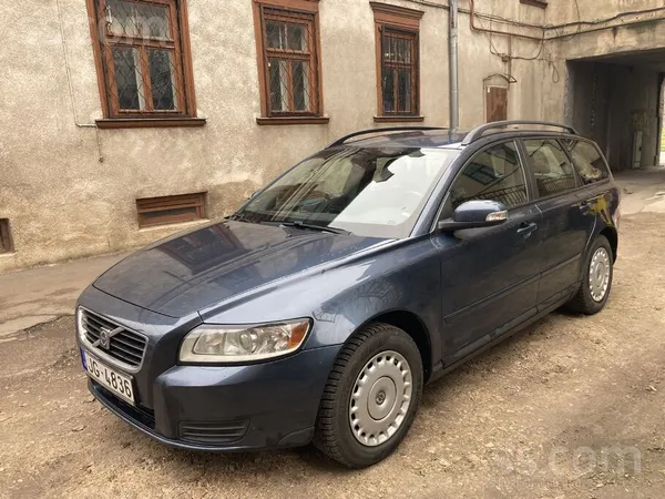 Volvo Pārdod Volvo V50 Momentum. Virsbūves tips: univers
