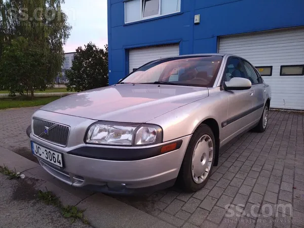 Volvo Pārdod Volvo S80 labā stāvoklī. Jauna Ta. Benzīns 
