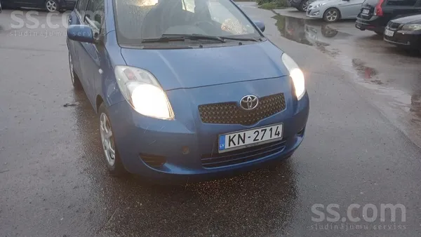 Toyota Pardodas mašina ar pilnigi jauno tehnisko apskati.