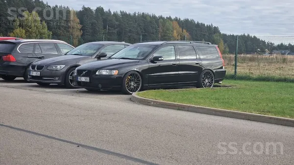 Volvo Pārdod Volvo V70 D5