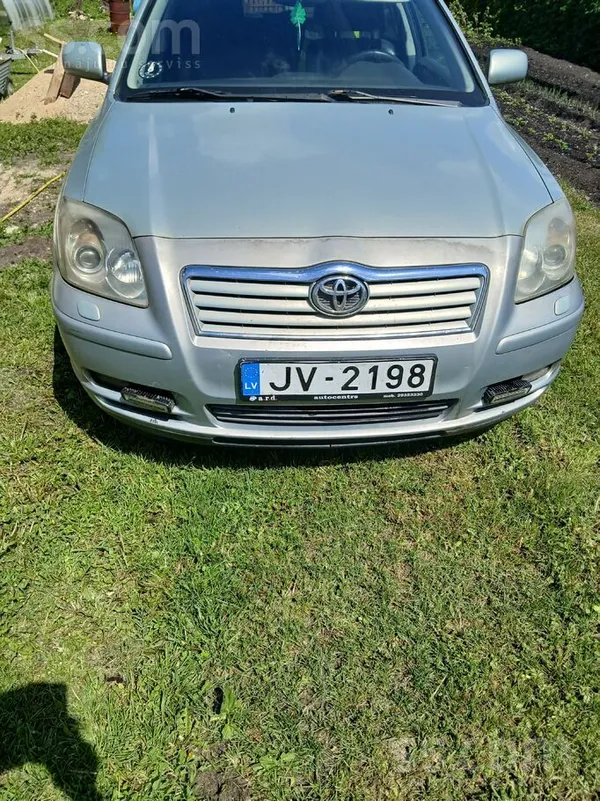 Toyota Pārdodu samērā labu auto, daudz ir pieliktas jauna