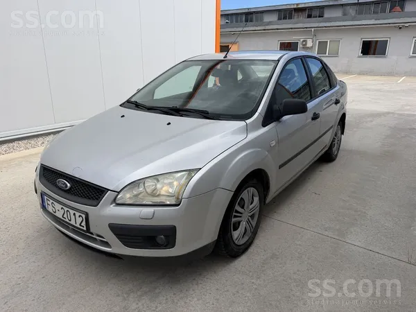 Ford Focus, Automāts, 1.6 benzīns, sedans. Motors un kārba darbojas labi, ne