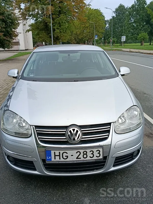 Volkswagen Pārdod VW Jetta ar 1.6 benzīna dzīneju, nobraukums