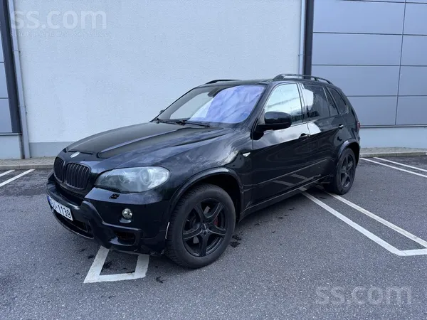 BMW Vizuali defekti ar labu komplektāciju 