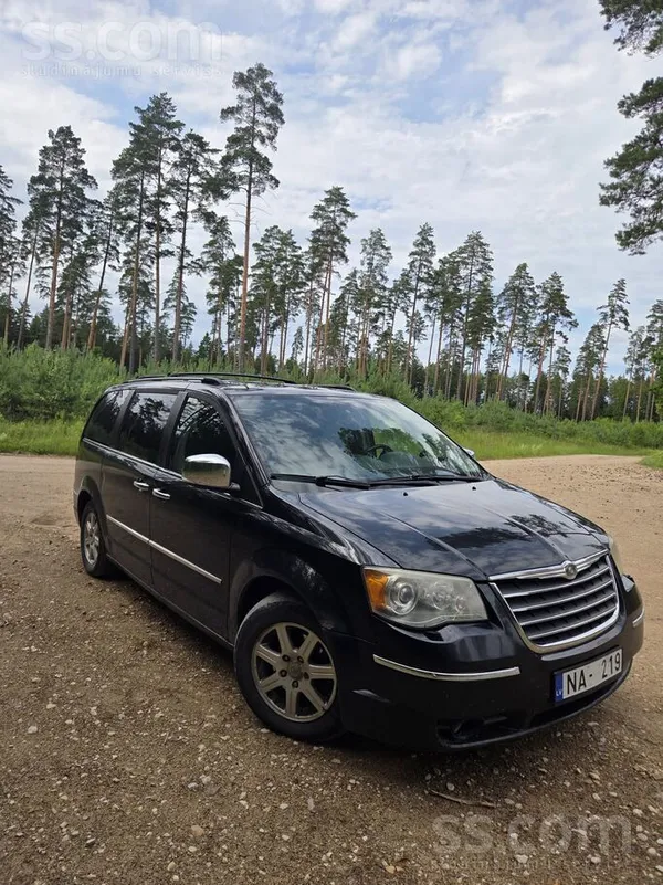 Chrysler Pārdod Grand Voyager 2.8 crdi. 