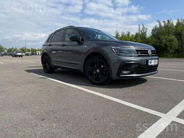 Volkswagen SIA Pārdod 2019. gada Volkswagen Tiguan R-Line ļot