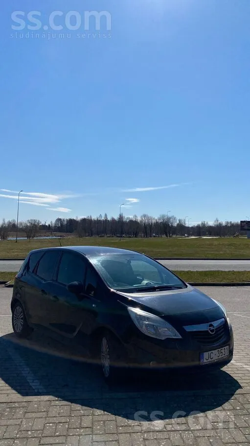 Opel Labā tehniskā stāvoklī. Jaunas vissezonas riepas. 