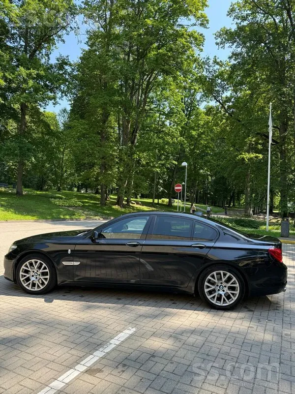 BMW Auto komplektēts ar sporta pakotni un pilnībā meln