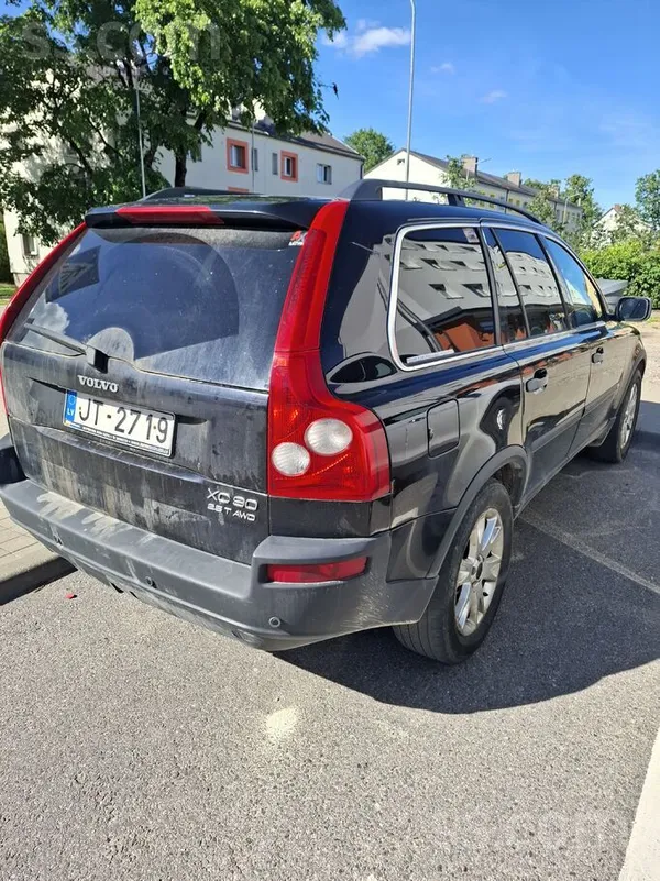 Volvo Pārdod dzīvi redzējušu Volvo Xc90 2.5T B/g ar meln