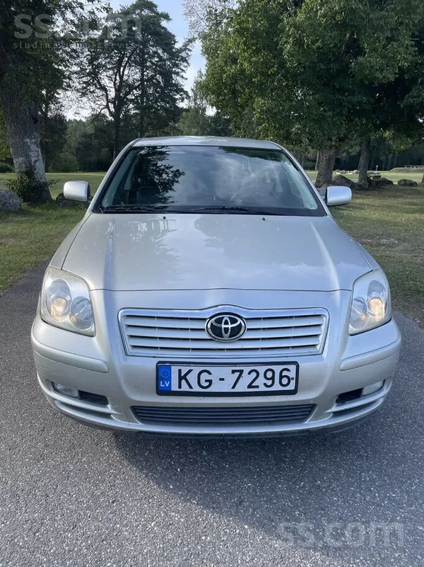 Toyota Pārdod Toyota Avensis 2004g. 2, 0 d. , 85kw manuāl