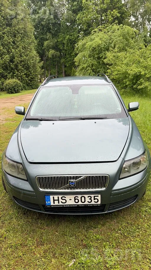 Volvo Sveiki tirgojas Volvo v50 2004 gada. Auto kā jau s