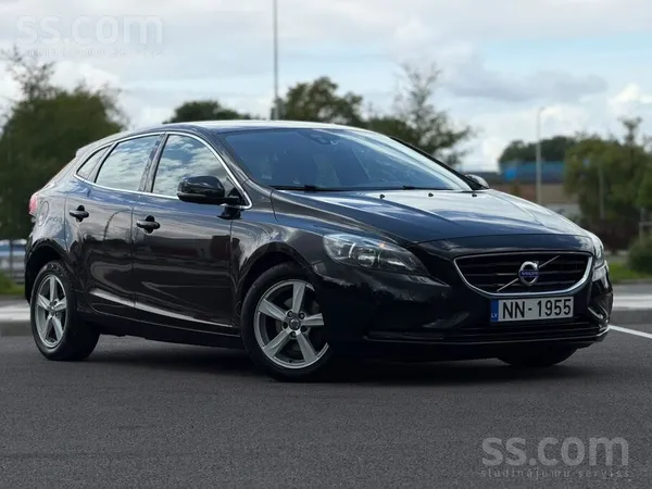 Volvo Pārdodu Volvo V40 labā tehniskā un vizuālā stāvokl