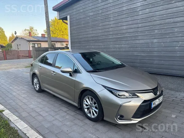 Toyota Corolla sedans 1.5 benzīns dynamic force activ mod