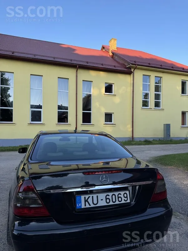 Mercedes Sveiki, nesteidzi tirgoju Mercedes Benz E 220, 200