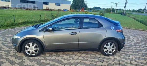 Pilnīgi Jauns T. A. 
Pārdodu pārbaudītu, dzīvu auto ar ļoti mazu nobraukumu