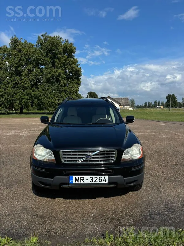 Volvo Automašīna labā tehniskā un vizuālā kārtībā, tiek