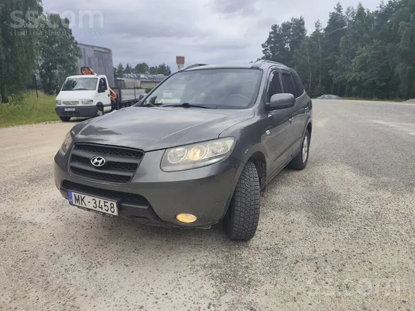 Hyundai Pārdodu uzticamu un ietilpīgu ģimenes auto. Regulā