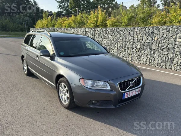 Volvo v70 , 2.4 D5. Tikko ievests Latvijā no Vācijas. Auto reģistrēts Latvij