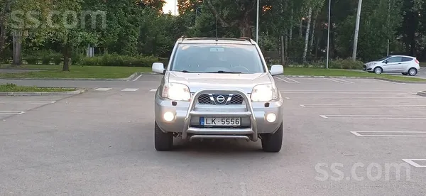 Nissan Продаю Nissan X Trail, двигатель работает отлично,