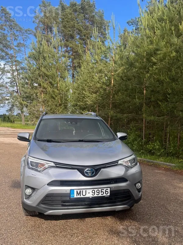 Toyota Pārdod Rav4 Hybrid Luxury 2017.gada automašinu lab