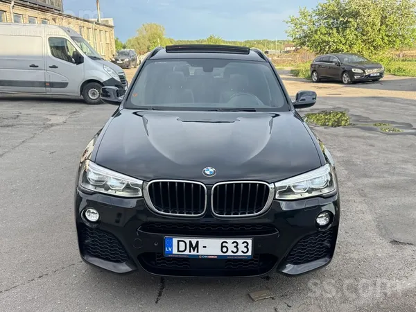 BMW Lielisks auto ar labu aprīkojumu ...