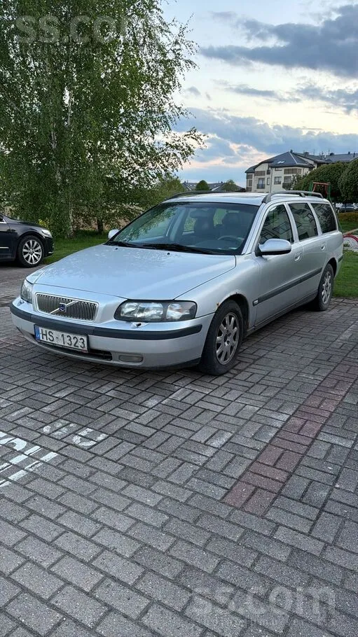 Volvo Mašina ir bez apskates, bet rūc un brauc ...
