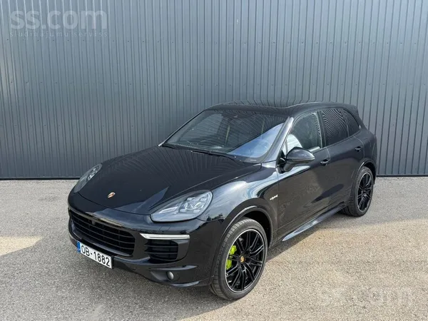 Porsche Cayenne S E-Hybrid Platinum Edition / Matrix Led / Bose / Carbon / R