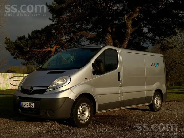 Opel Pārdod Opel Vivaro ar ļoti mazu un oriģinālu nobra