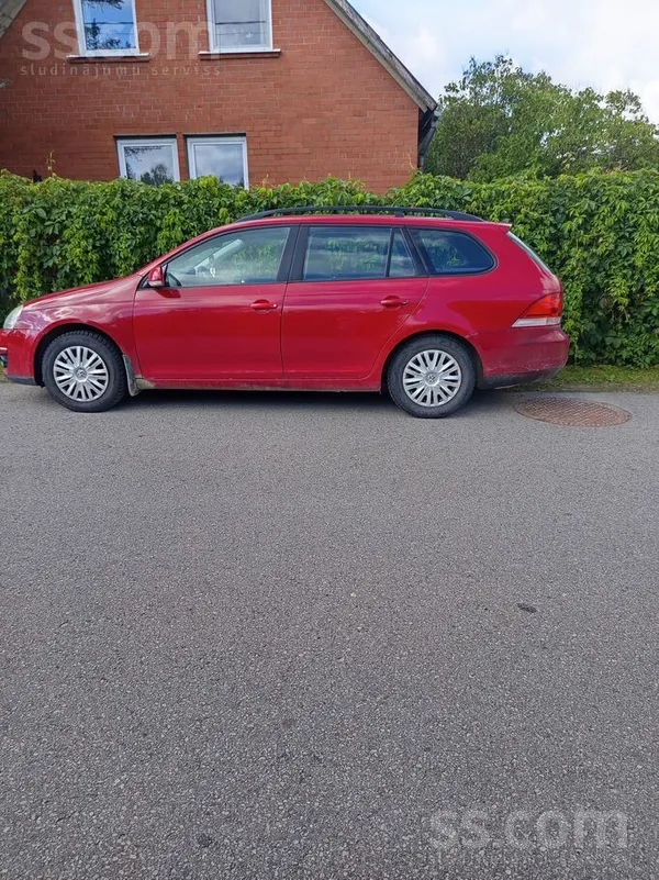 Volkswagen Pārdodu golf5 tehniski labā stāvoklī. Regulāri vei