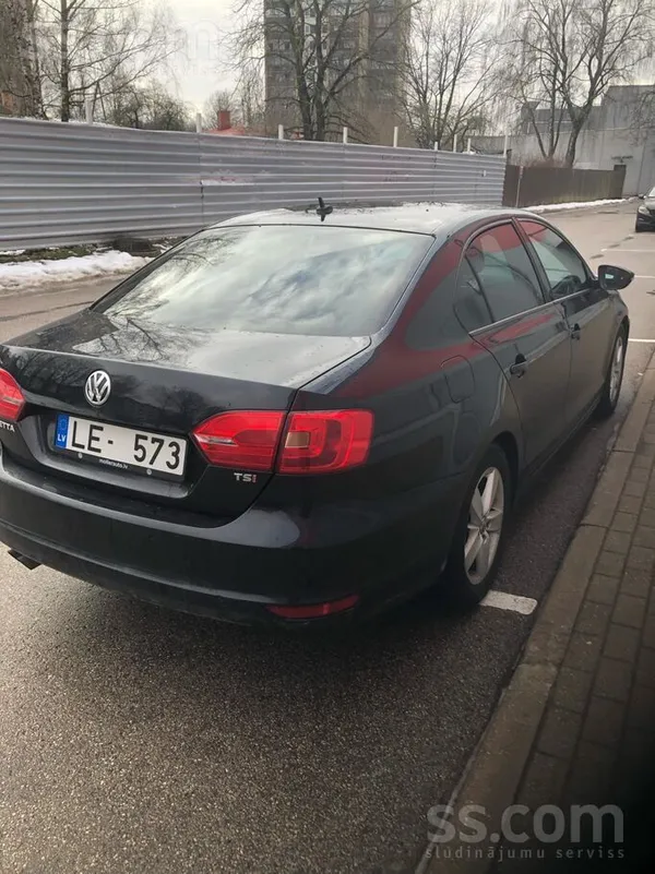 Volkswagen Продаётся Volkswagen Jetta 2013 года выпуска в хор