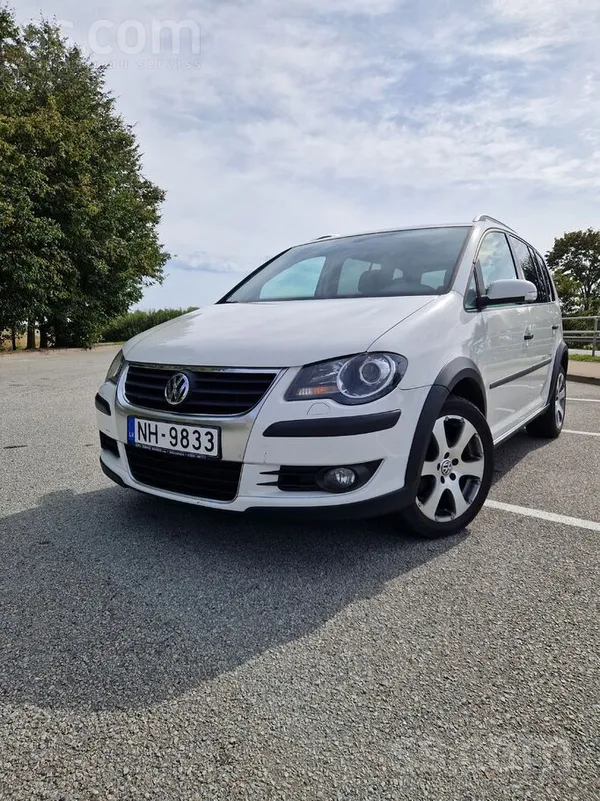 Volkswagen VW Cross Touran 1.4 tsi 103kw/140zs, automāts. 