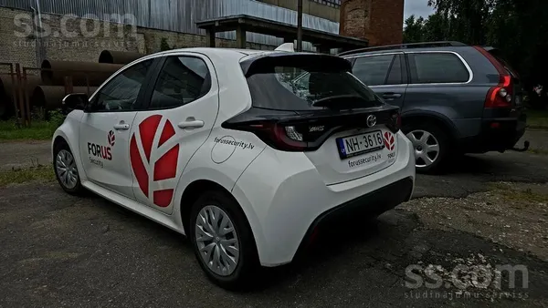 Toyota Uzņēmums sakarā ar auto parka atjaunošanu, pārdod 