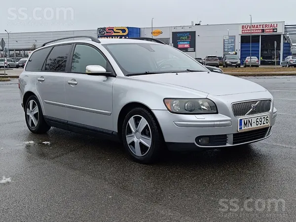 Volvo Ekonomisks un praktisks auto. Ar braukšanas režīmu