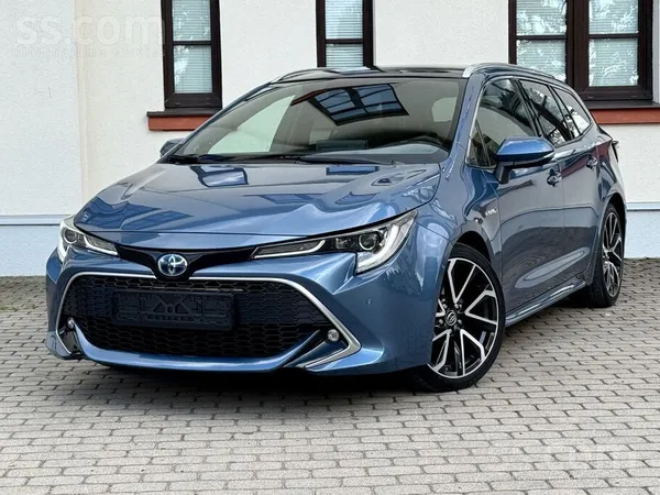 Toyota Toyota Corolla Luxury komplektācija. 