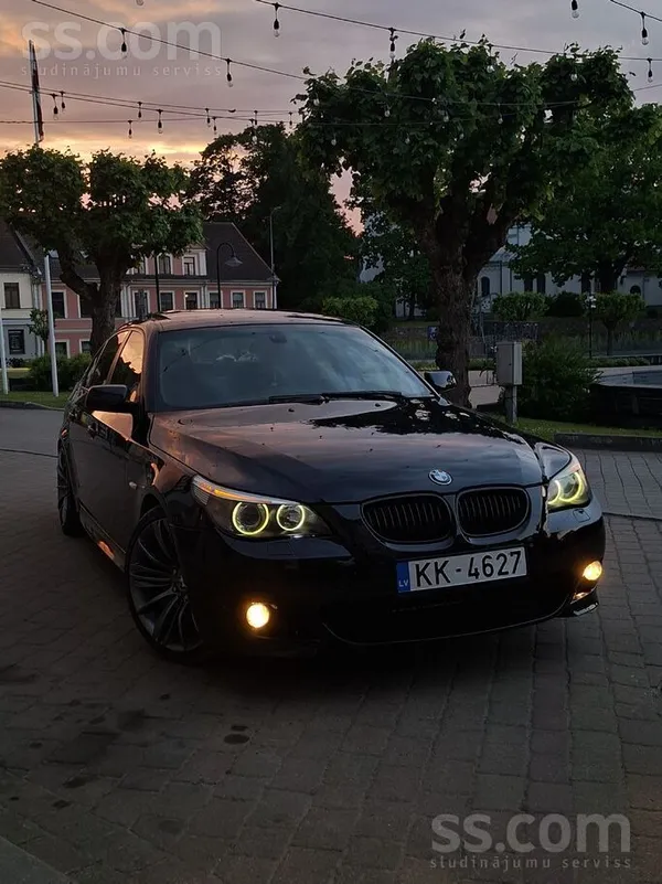 BMW Pārdodu BMW 523i ar 130kw benzīna dzinēju. Automaš