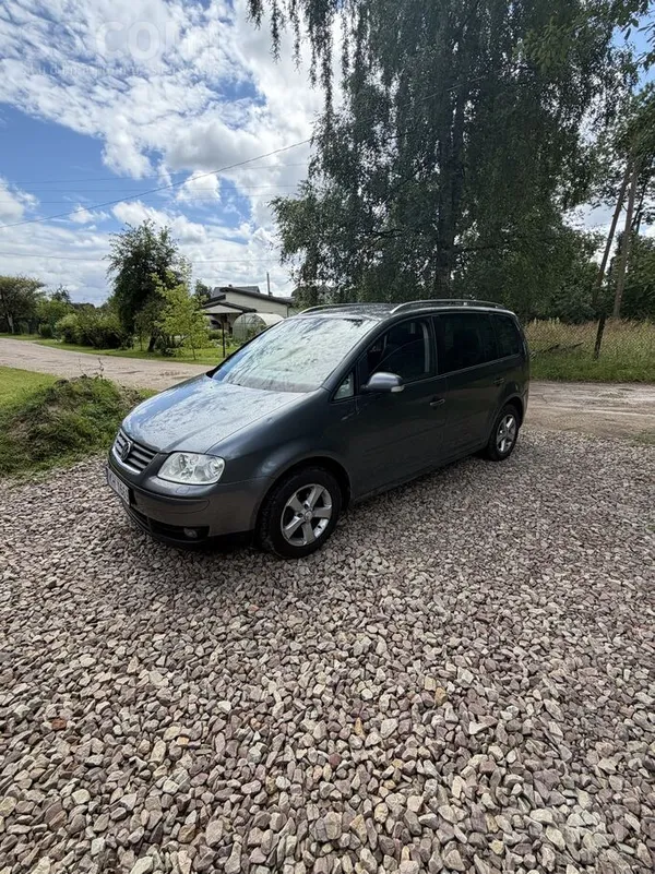 Volkswagen Pardodu touran ar defektiem kadam taisisanai vai d
