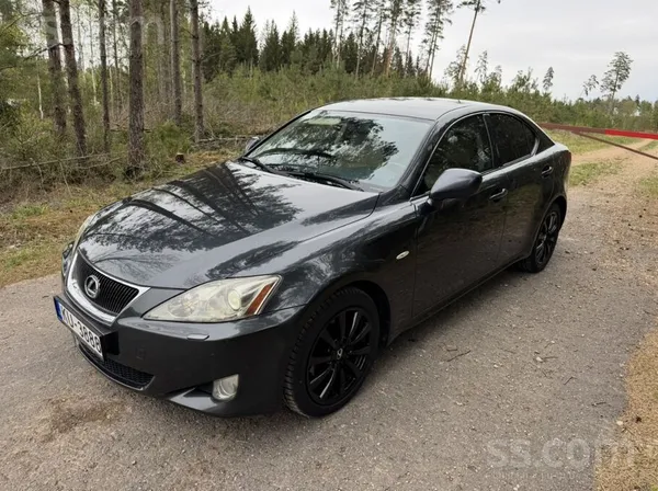 Lexus Pārdod Lexus Is220D labā tehniskā un vizuālā stāvo