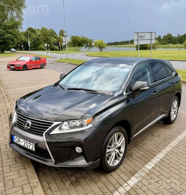 Lexus Продается Lexus Rx450 hybrid в хорошем состоянии.