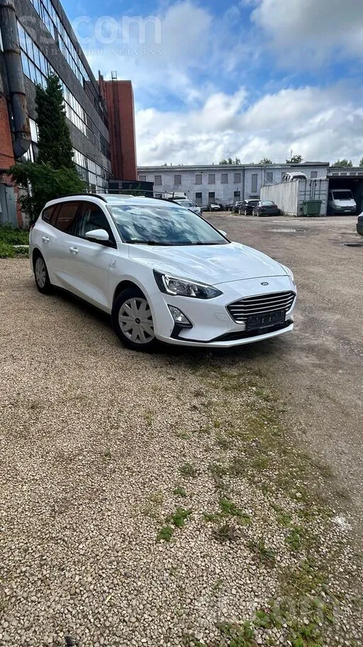 Ford Laba A/m no Vacijas. Par tuvaku informaciju ludzu