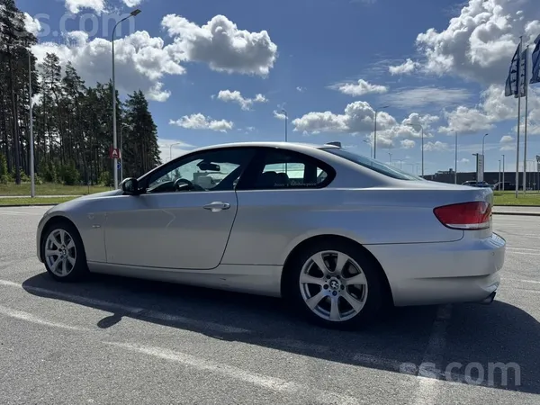 BMW Pārdod BMW E92 330d M57