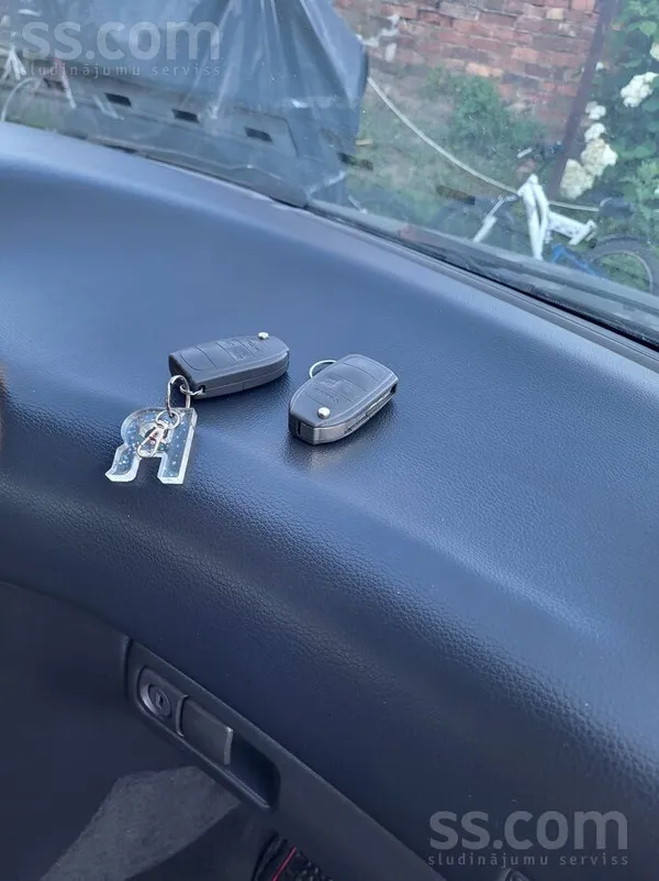 Volvo Mašīnai svaiga tehniskā apskate, nodoklis samaksāt