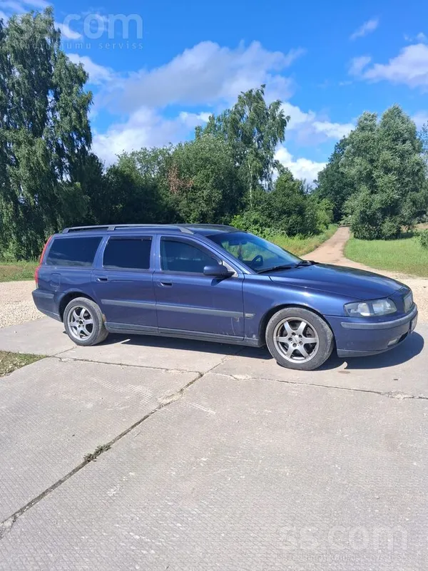 Volvo Pārdod labu un uzticamu Volvo V70 ar jaudīgo un ek