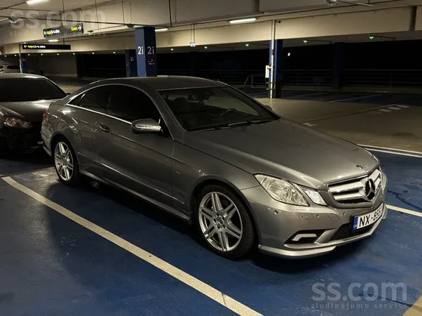 Mercedes Īpašnieks Pārdod Mercedes-Benz E350 (C207) Ar svai