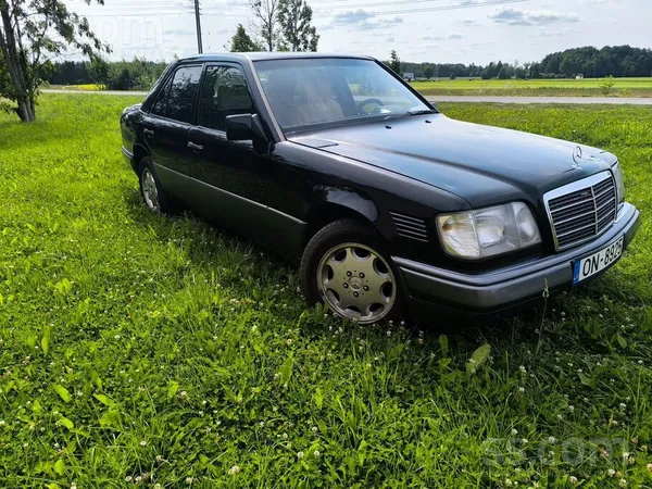 Pārdošanā MB E250 - ļoti labi saglabājies un kopts auto, gandrīz jaunas MS r