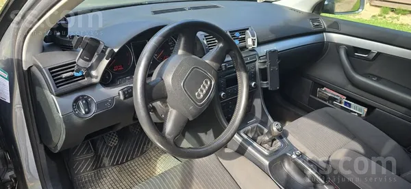 Audi Pārdodu audi A4 ar tikko izietu tehnisko apskati. 