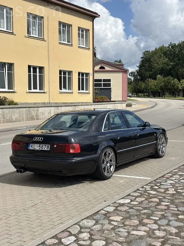 Sakarā ar nekustamā īpašuma iegādi tirgoju savu prieku. 
Auto ir labā tehni