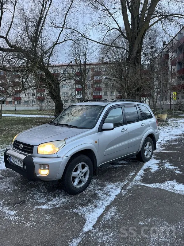 Toyota Jaunas riepas, jauns akumulators, priekšā jaunas a