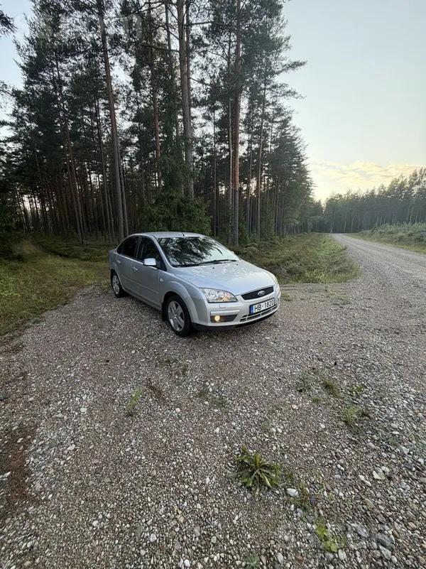 Ford Rūc, brauc, bremzē. Vietām ir rūsa. Sīkāk pa tel. 