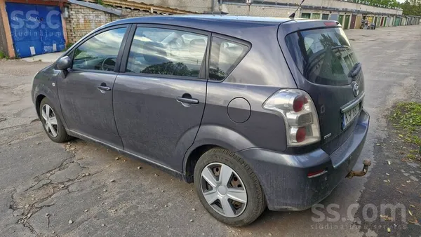 Toyota Pārdodas labi kalpojoša Toyota Corolla Verso.